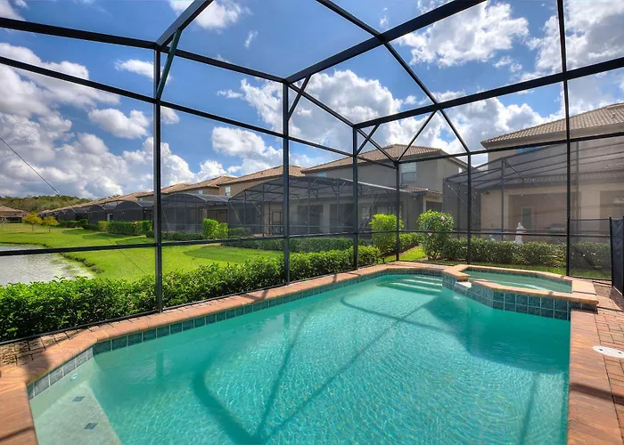 Stylish Cozy Family Getaway With Private Pool And Lake View