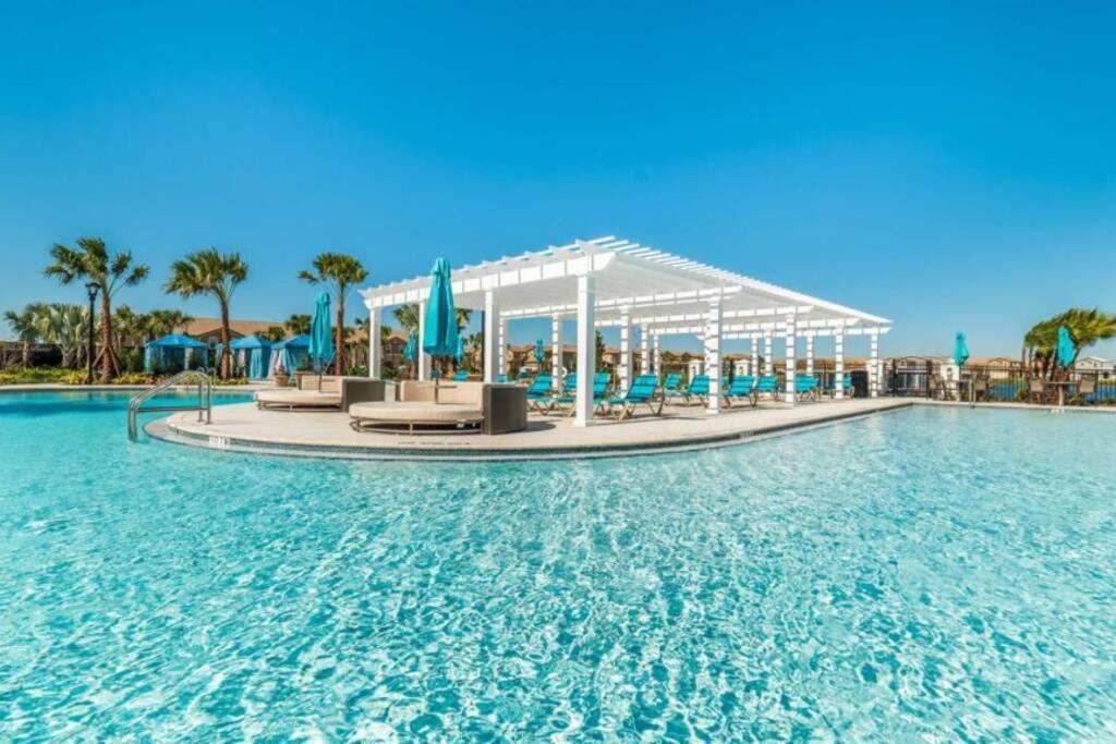 Stylish Cozy Family Getaway With Private Pool And View