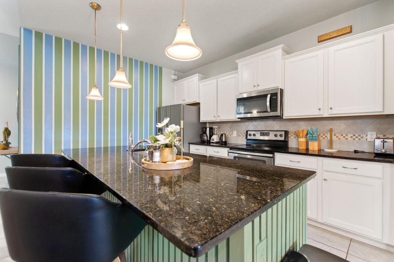Stylish Cozy Family Getaway With Private Pool And View Kissimmee