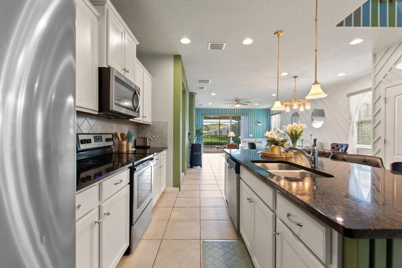 Stylish Cozy Family Getaway With Private Pool And View